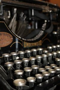 typewriter-210640_1920